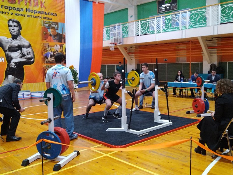Завершился Чемпионат муниципального образования город Норильск по пауэрлифтингу среди мужчин и женщин (троеборье и жим лежа классический)